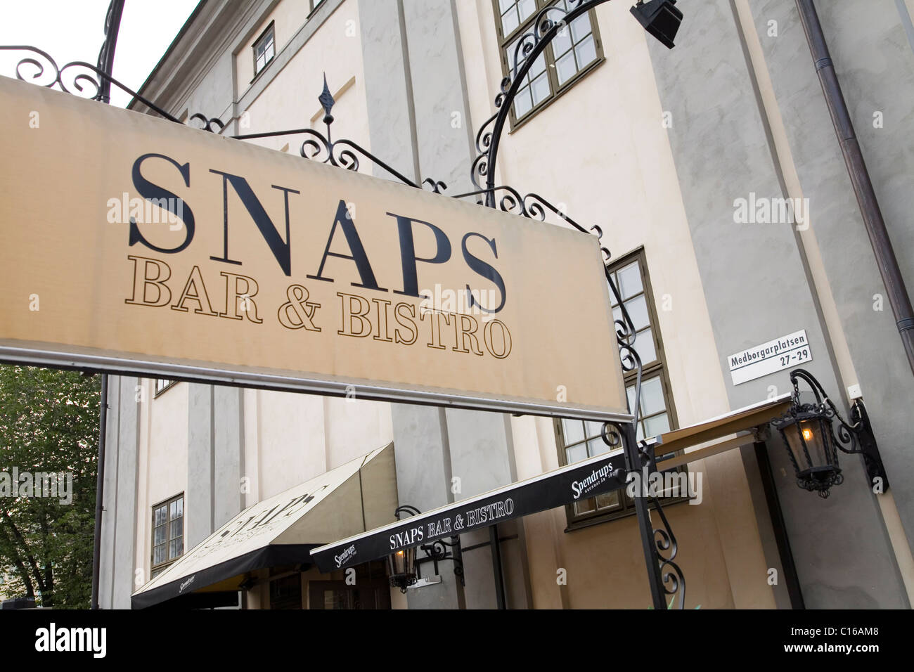Snaps Bar & Bistro, sign at the entrance to a beer garden at