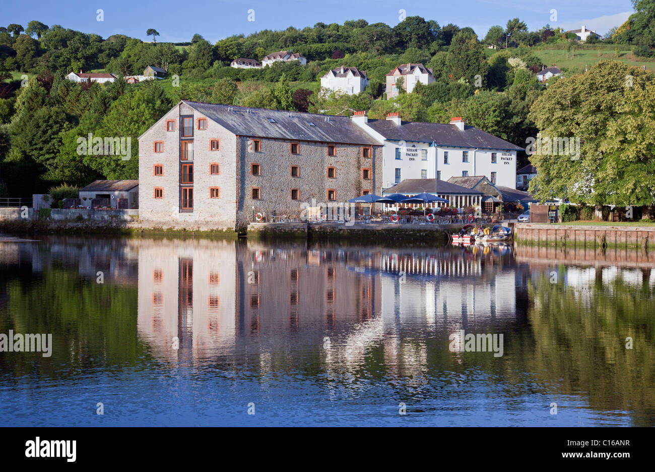River Dart with "The Steam Packet Inn" Public House (from Steamer Quay Road), Totnes, Devon