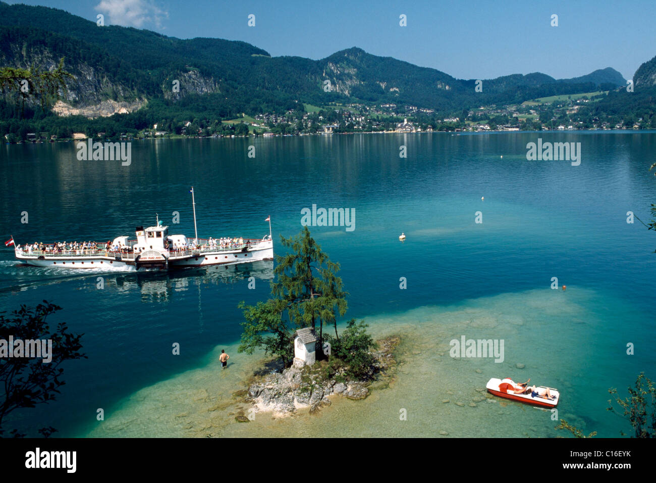 Paddle steamer, Lake Wolfgang, Ochsenkreuz, Salzkammergut region, Austria, Europe Stock Photo