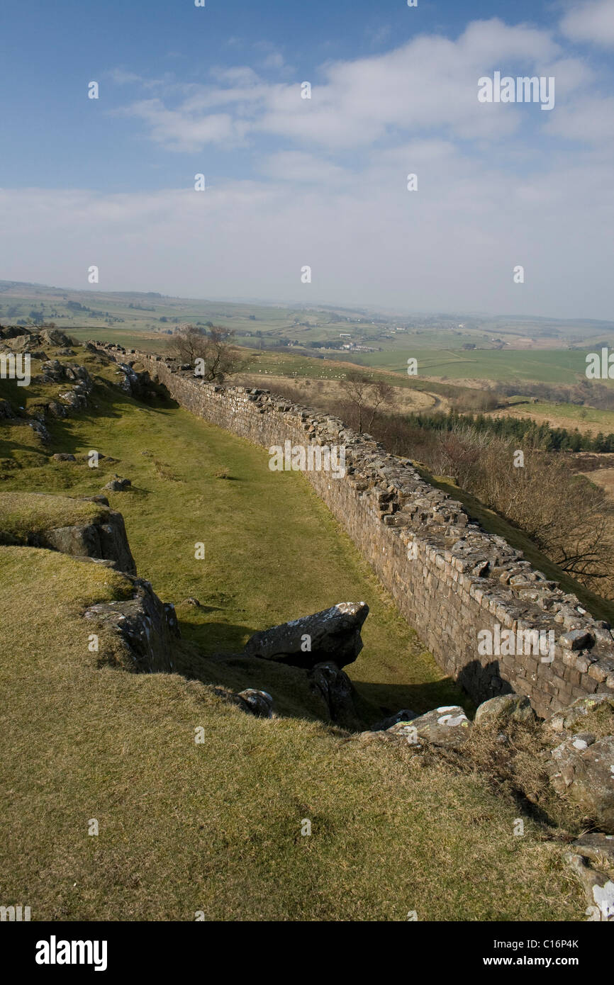Hadrians Wall at Walltown crags, Northumberland Stock Photo - Alamy