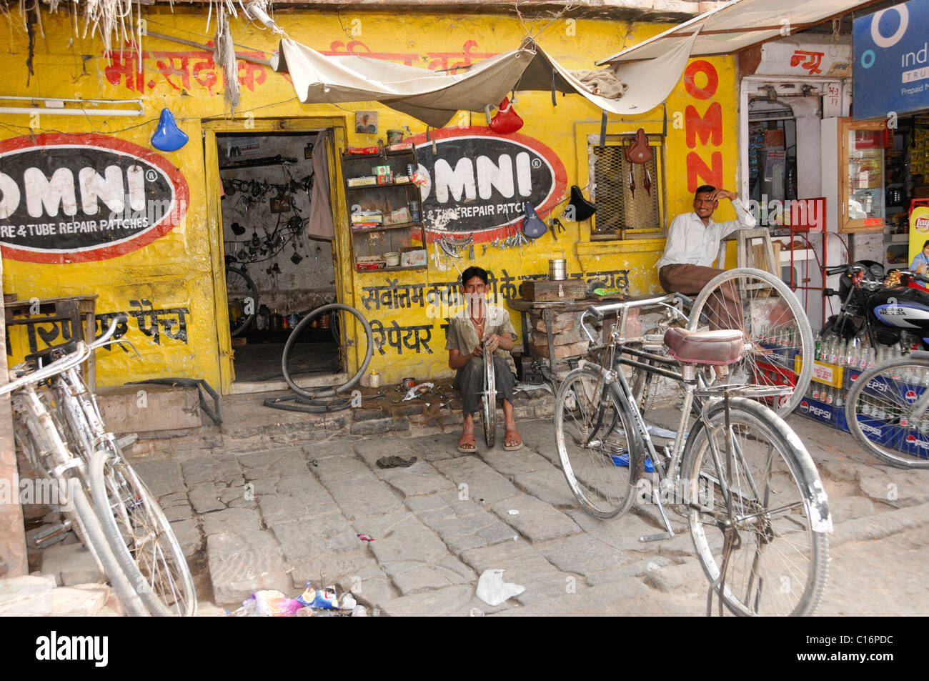 Indian cycle shop bicycle hi res stock photography and images Alamy