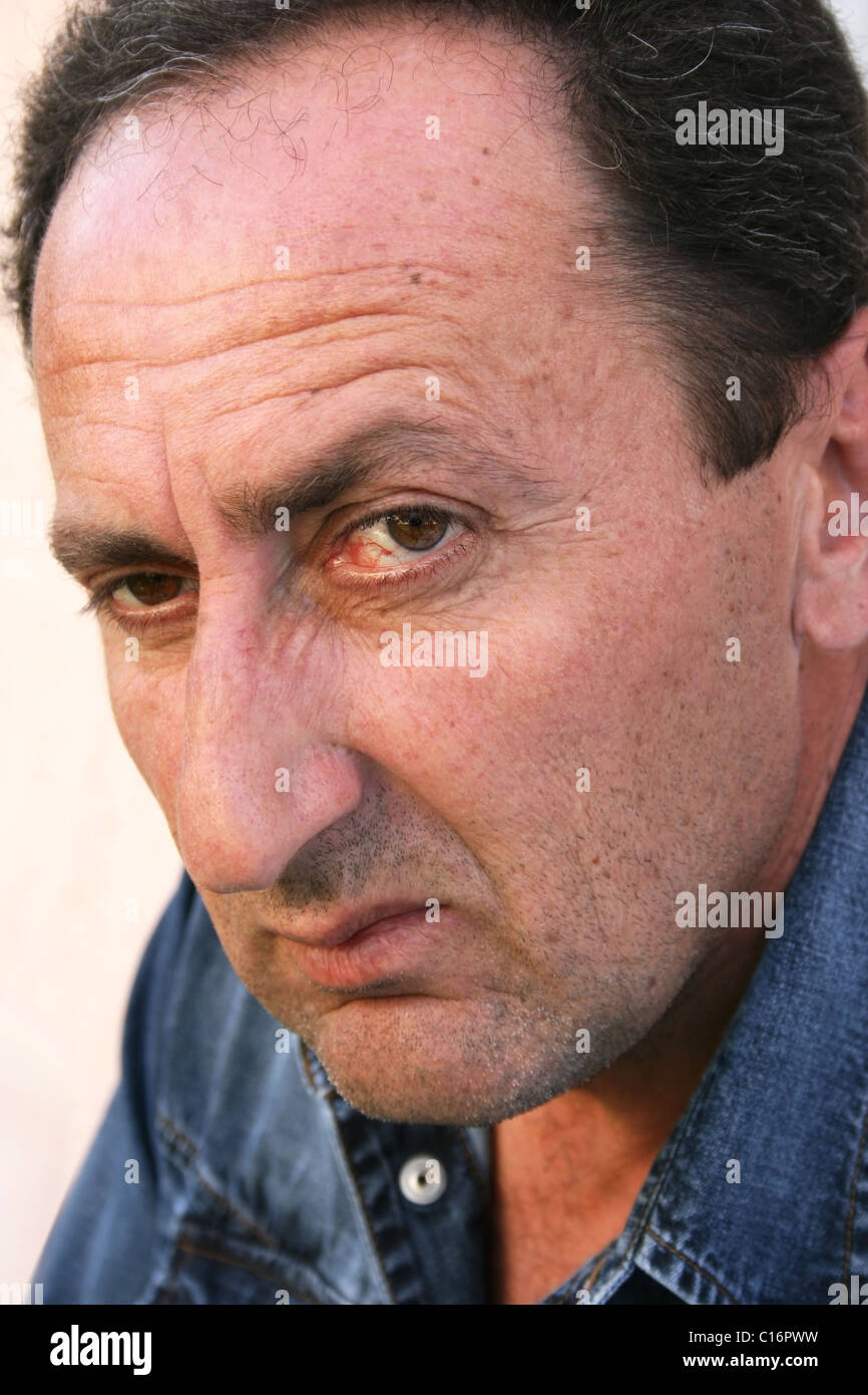 Blue eyes close up man hi-res stock photography and images - Alamy