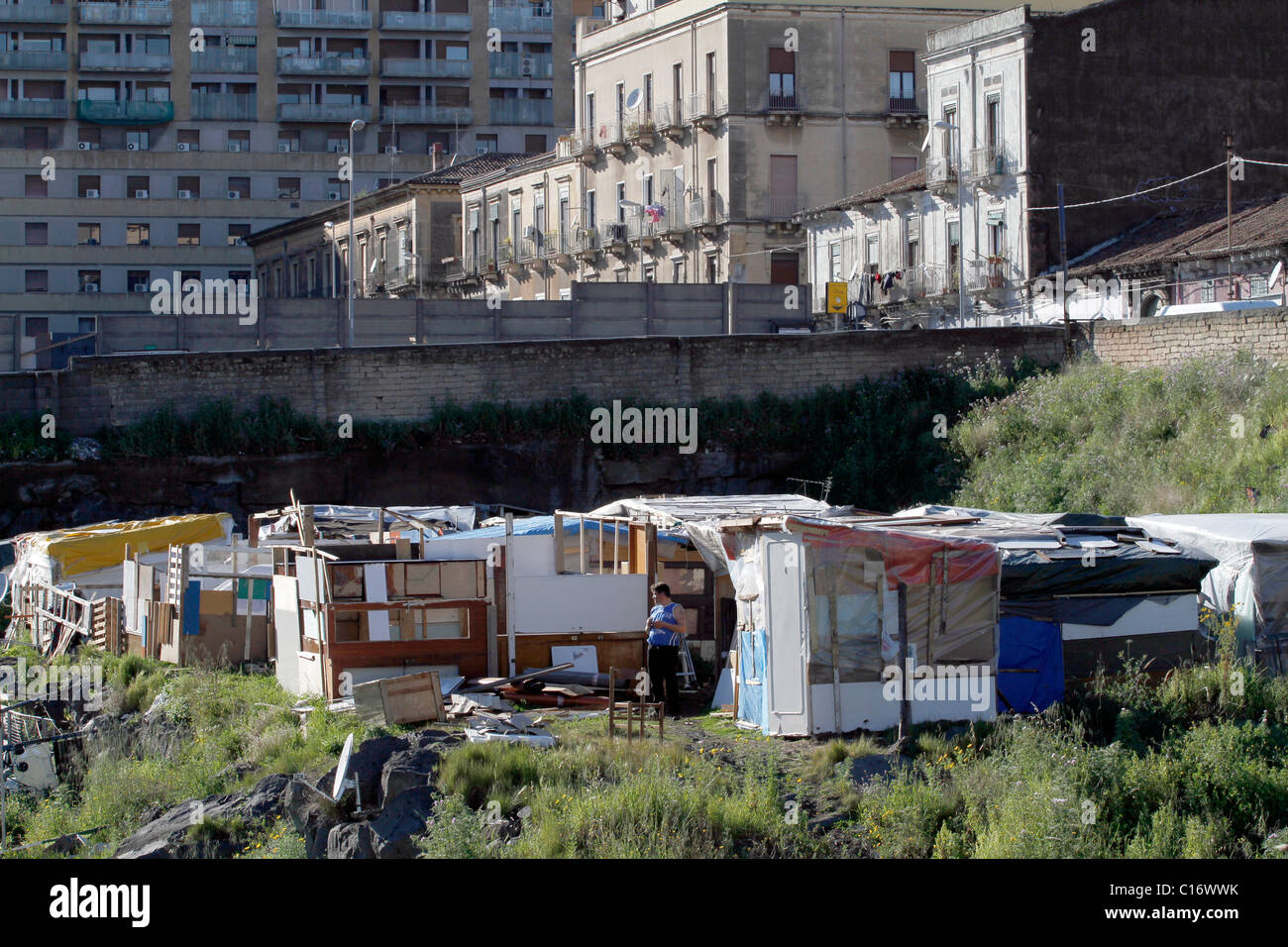 ITALY.SICILY.NORTH AFRICAN IMMIGRANTS IN A SLUM OF CATANIA Stock Photo