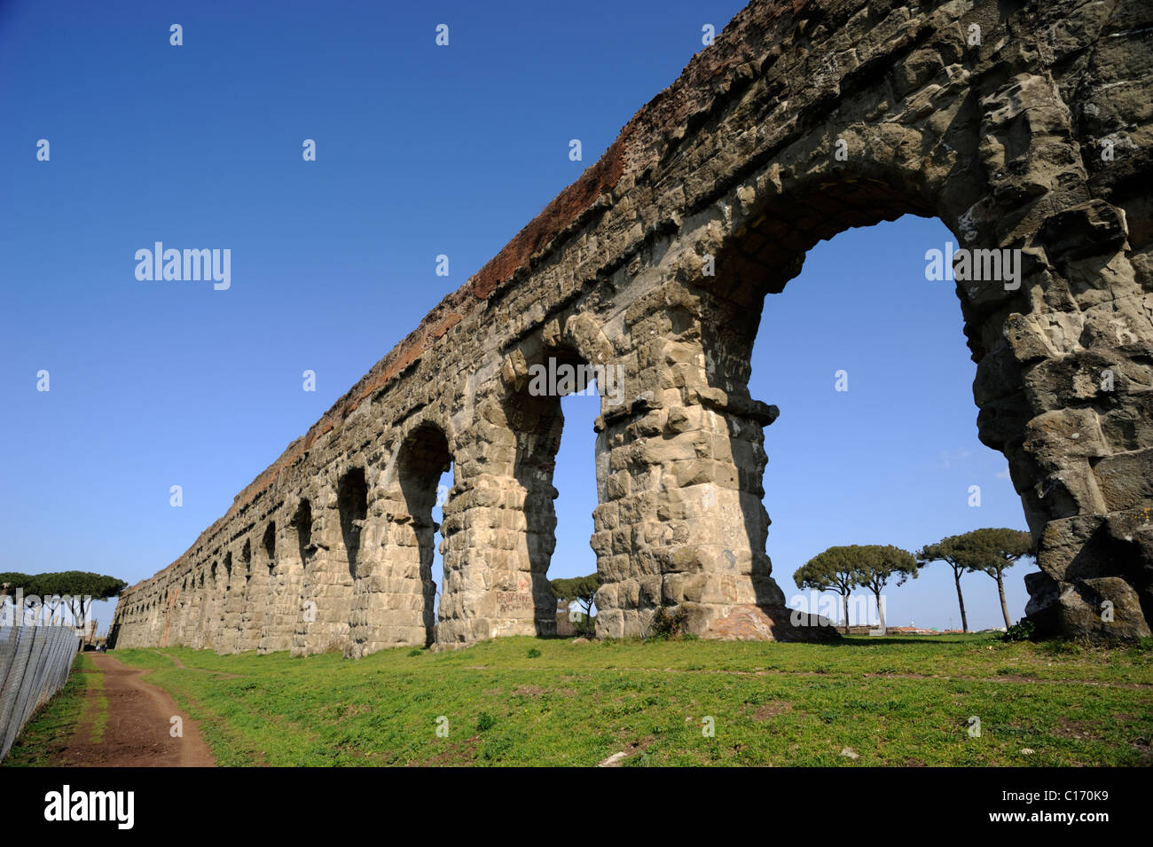 Italy, Rome, ancient roman aqueduct in Parco degli Acquedotti Stock Photo