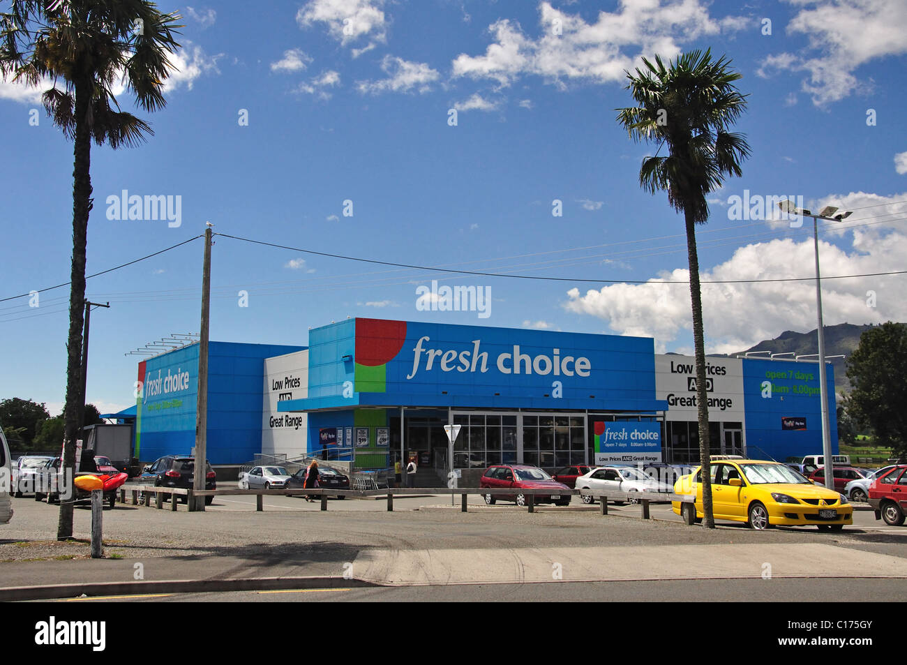 Fresh Choice supermarket, Commercial Street, Takaka, Nelson Region, South Island, New Zealand Stock Photo