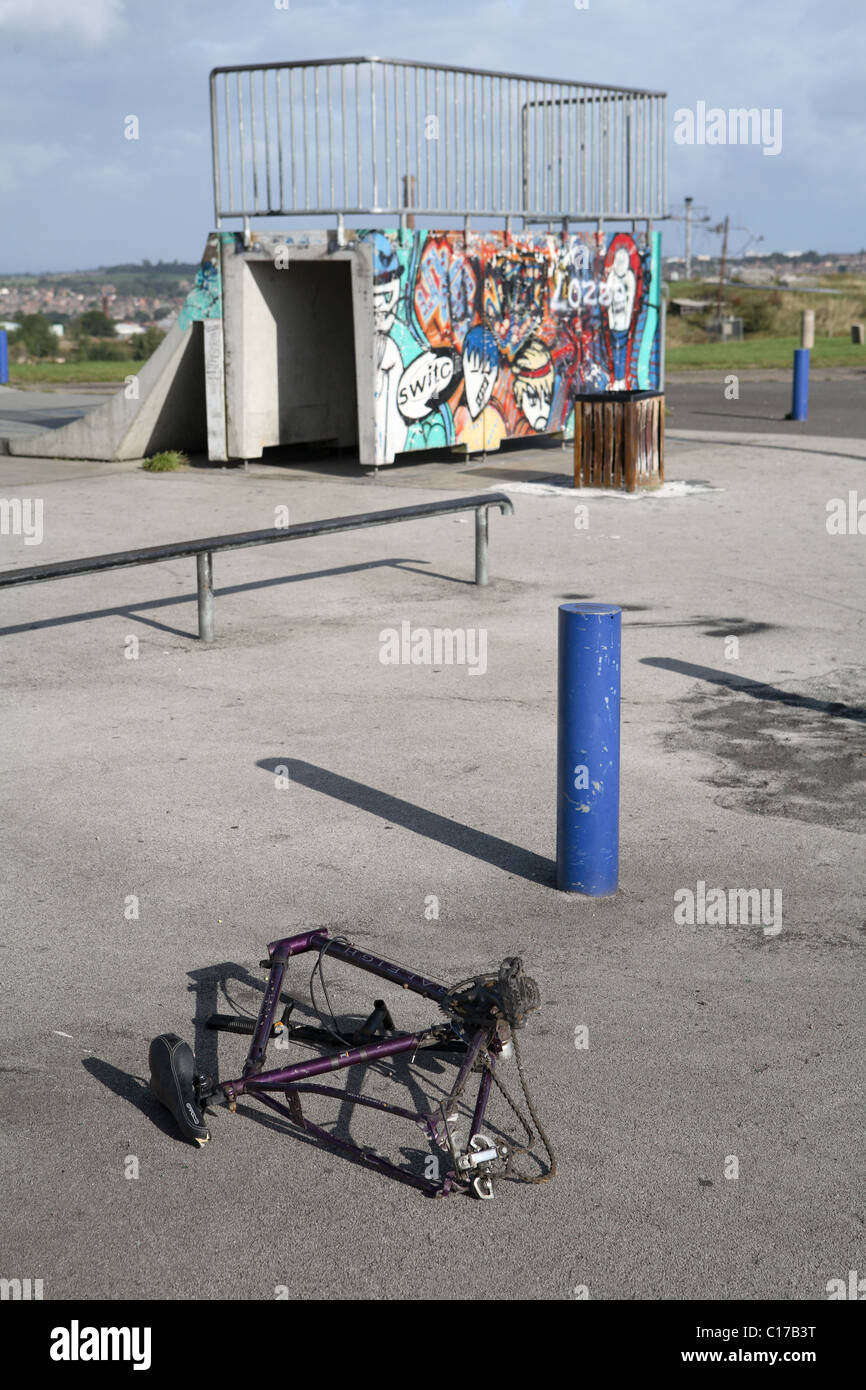 run down skate park C17B3T
