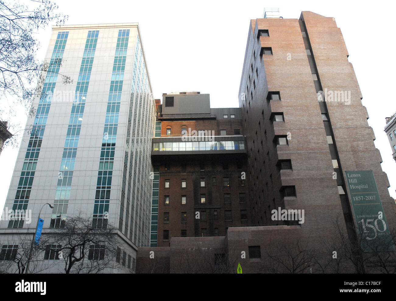 * RICHARDSON DIES AFTER HORROR SKI CRASH Actress NATASHA RICHARDSON has