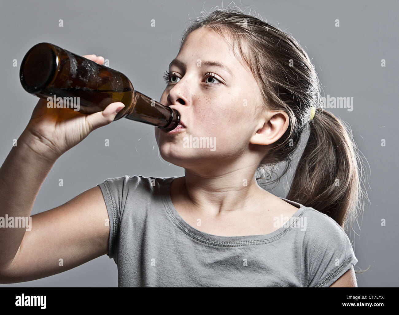 Underage Drinking. Kids as young as 10 binge drinking Stock Photo