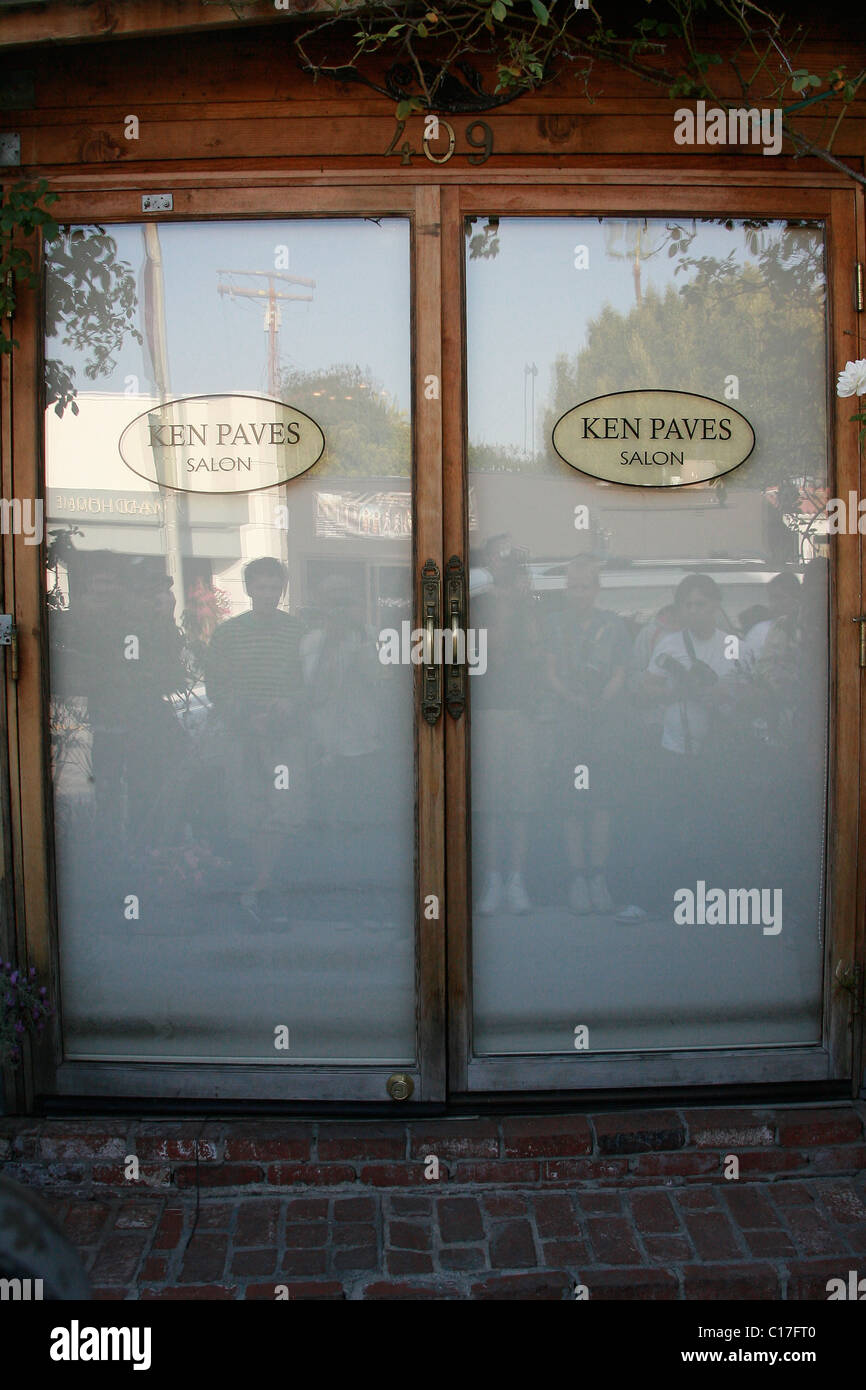 Ken Paves hair salon Los Angeles, California 20.03.09 Stock Photo Alamy
