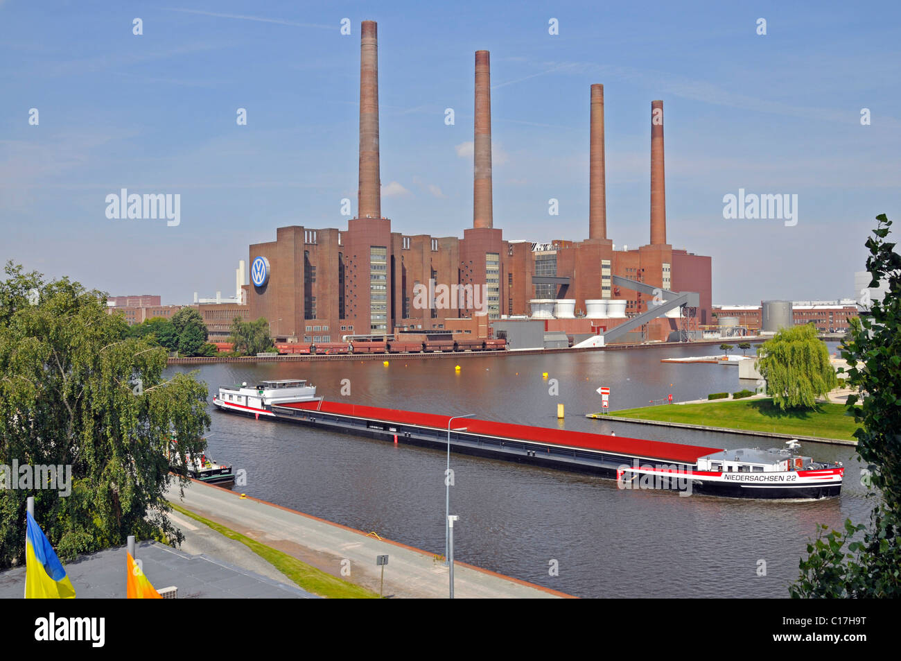 Mittellandkanal canal and the Volkswagen Group building, Wolfsburg, Lower Saxony, Germany, Europe Stock Photo