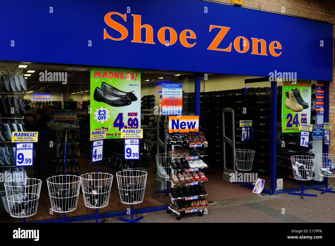 Shoe Zone Discount Shoe Shop, Fitzroy Street, Cambridge, England, UK Stock Photo