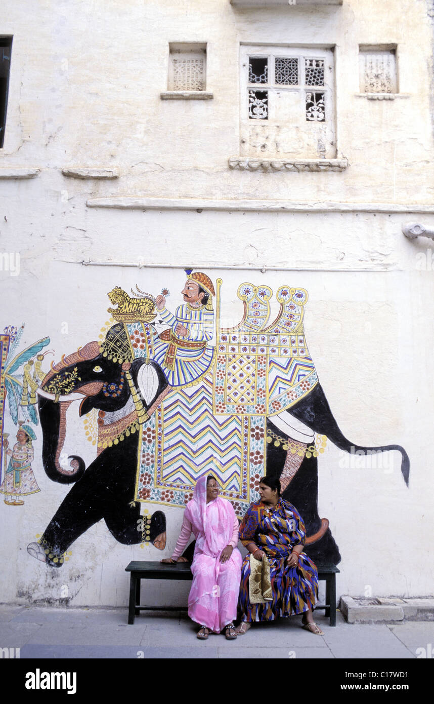 Indian painted building hi-res stock photography and images - Alamy