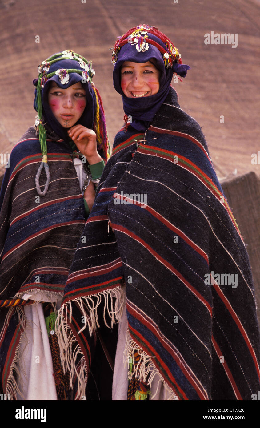 Morocco, Upper Atlas, Imilchil, young berber girls of Ait Haddidou tribe during Wedding Moussem (festival) Stock Photo