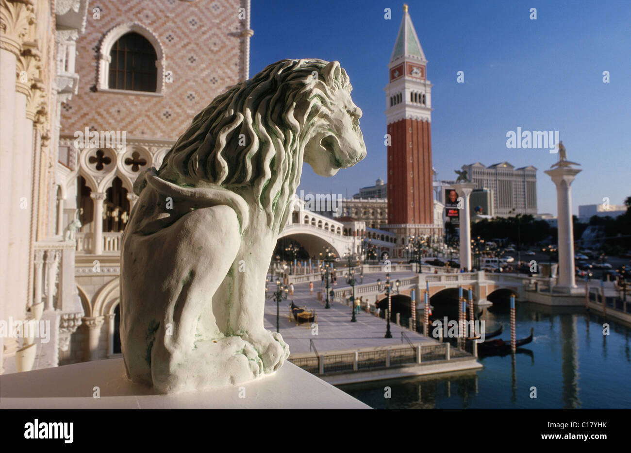 Las vegas venetian statue hi-res stock photography and images - Alamy