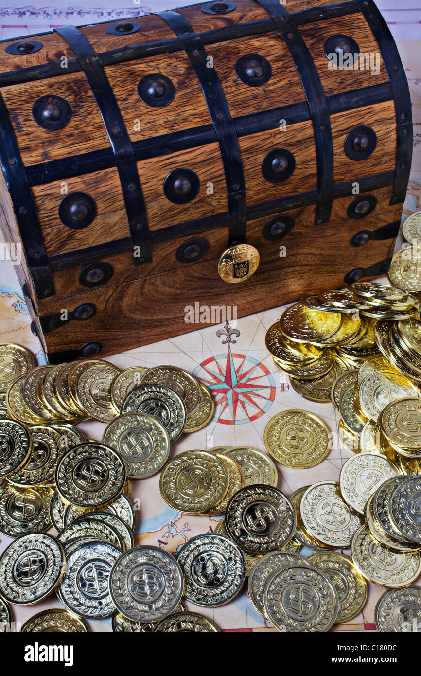 Treasure chest with gold coins Stock Photo - Alamy