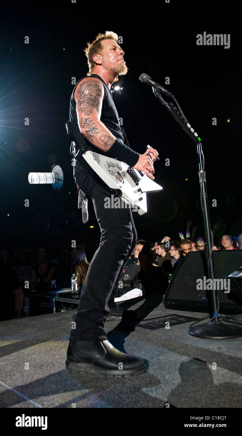 James Hetfield Metallica performing live on stage at the O2 Arena. London,  England - 02.03.09 (Mandatory Stock Photo - Alamy