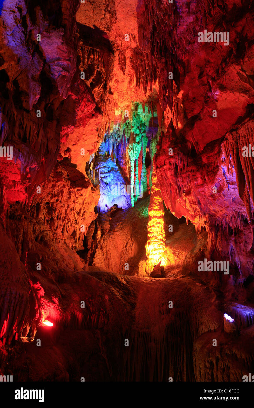 Meramec caverns hires stock photography and images Alamy