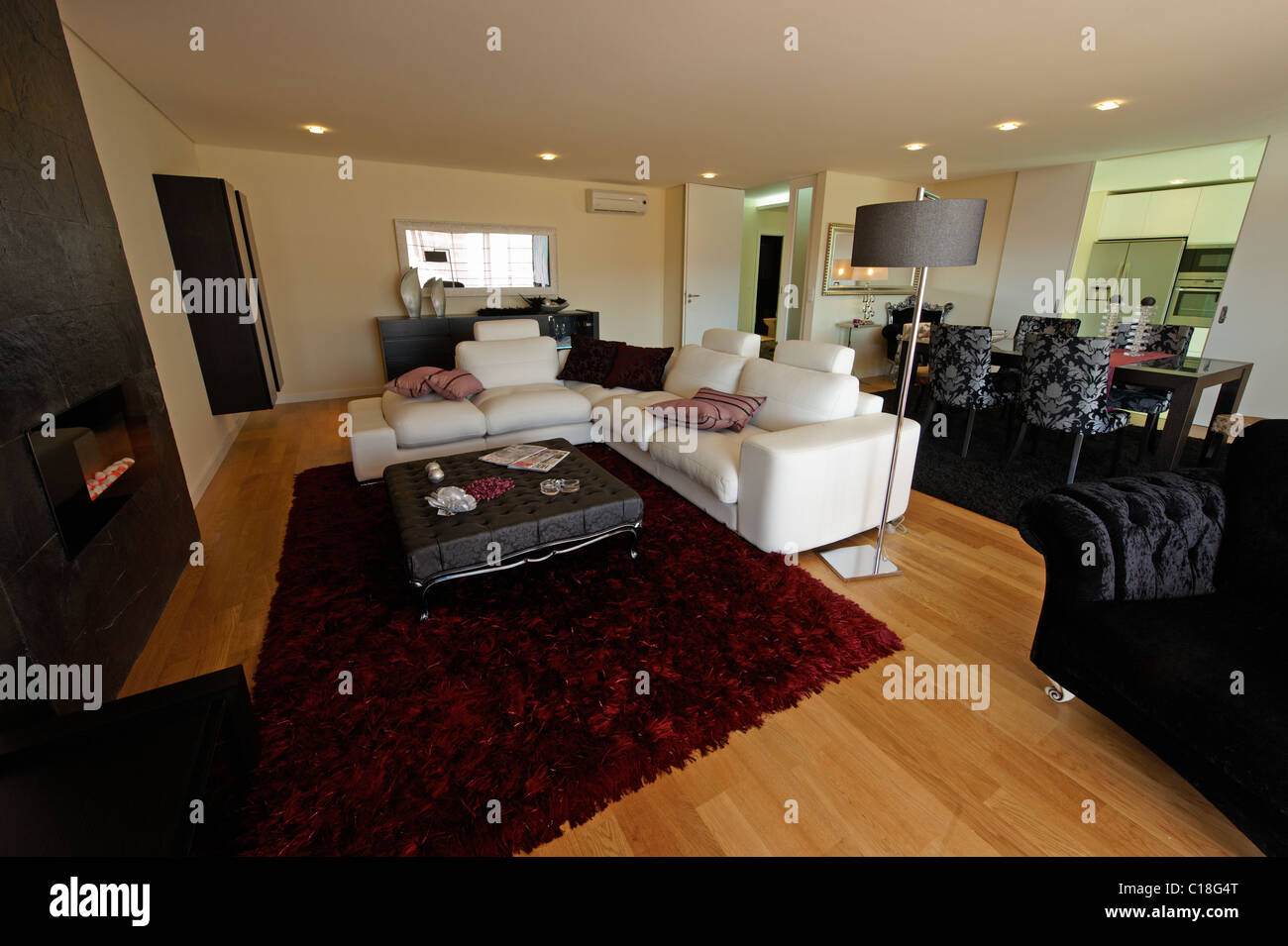 Modern spacious living room Stock Photo - Alamy