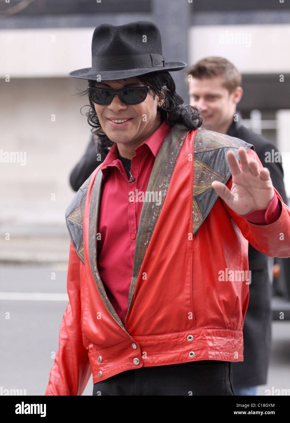 A handful of Michael Jackson fans show up outside the star's hotel. London,  England - 04.03.09 Stock Photo - Alamy