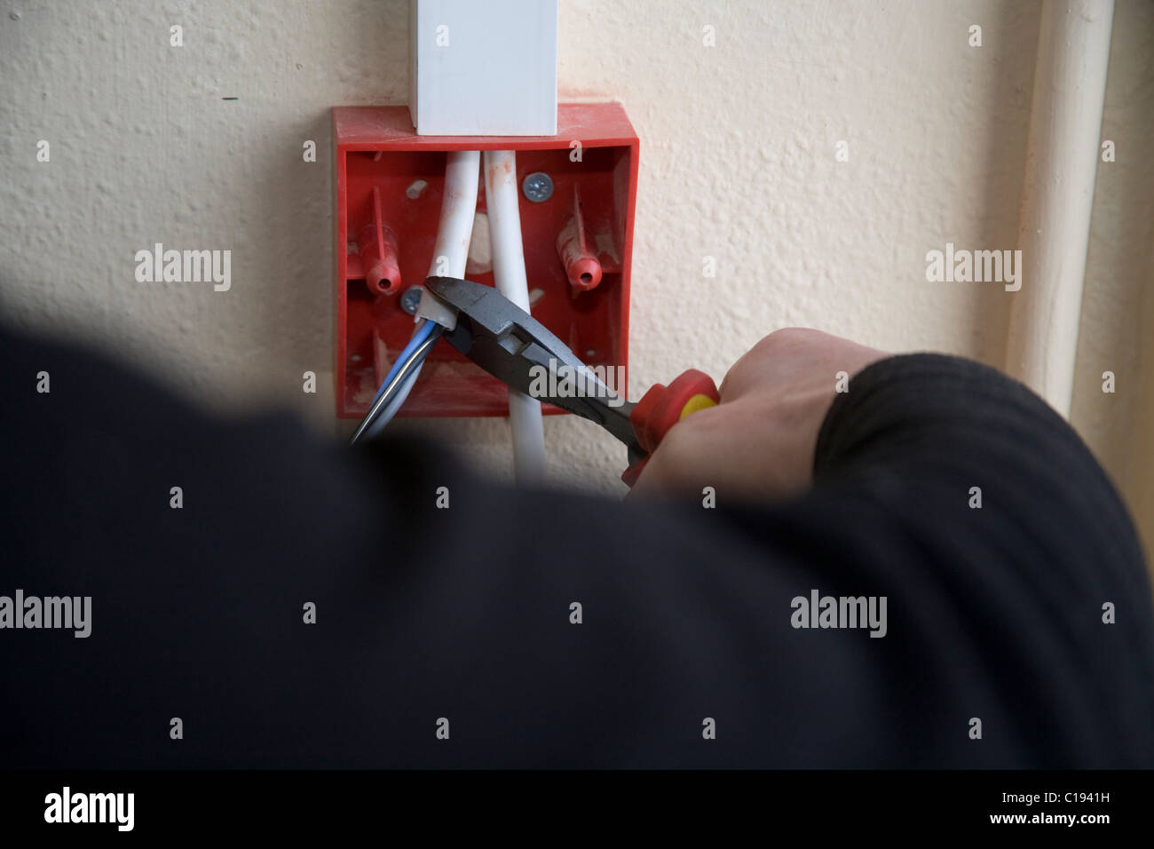 Fitting of Domestic and Commercial Electrical Fire Equipment