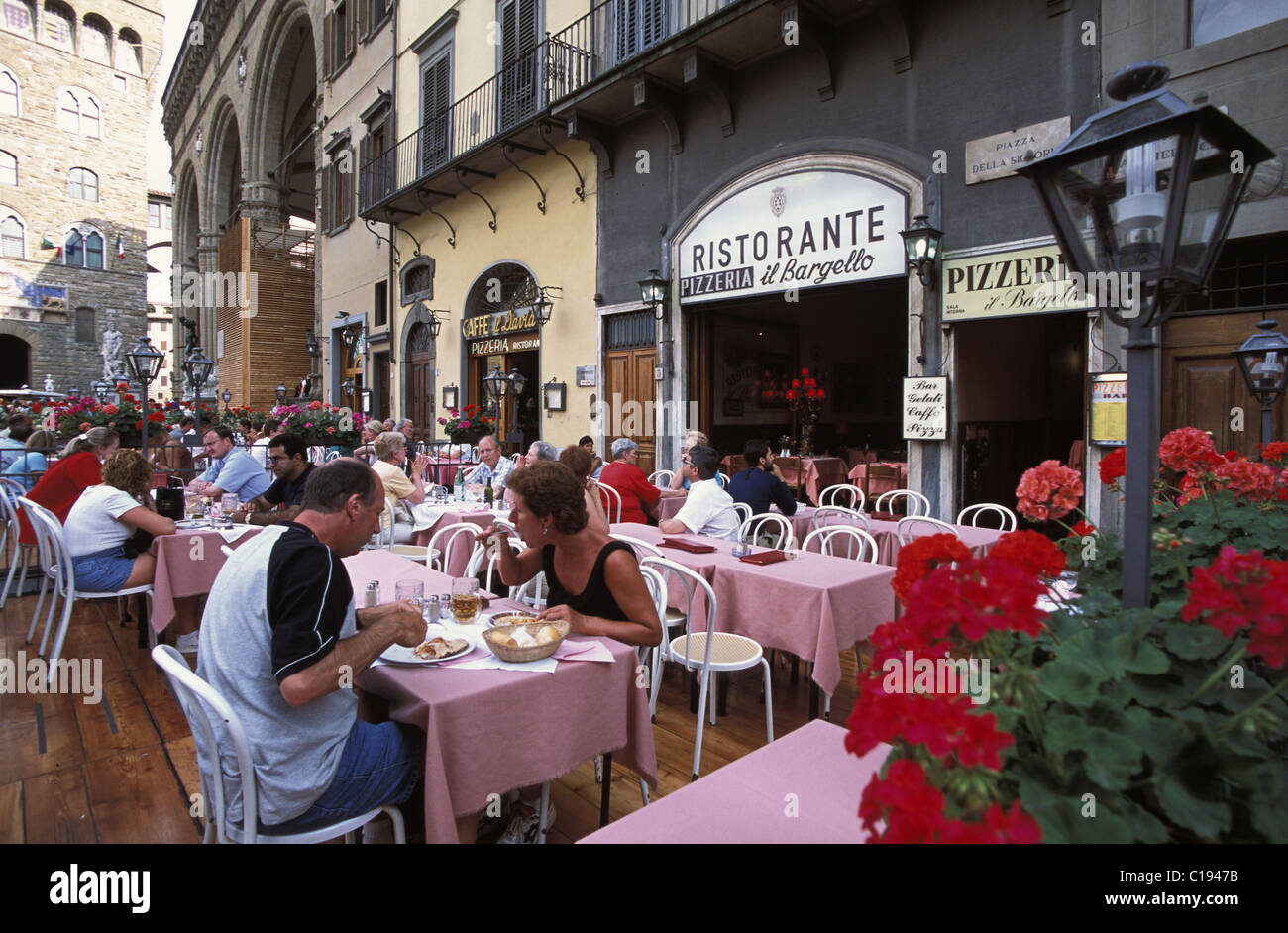 Italy, Tuscany, Florence, pizzeria terrace on the Piazza della Signoria Stock Photo