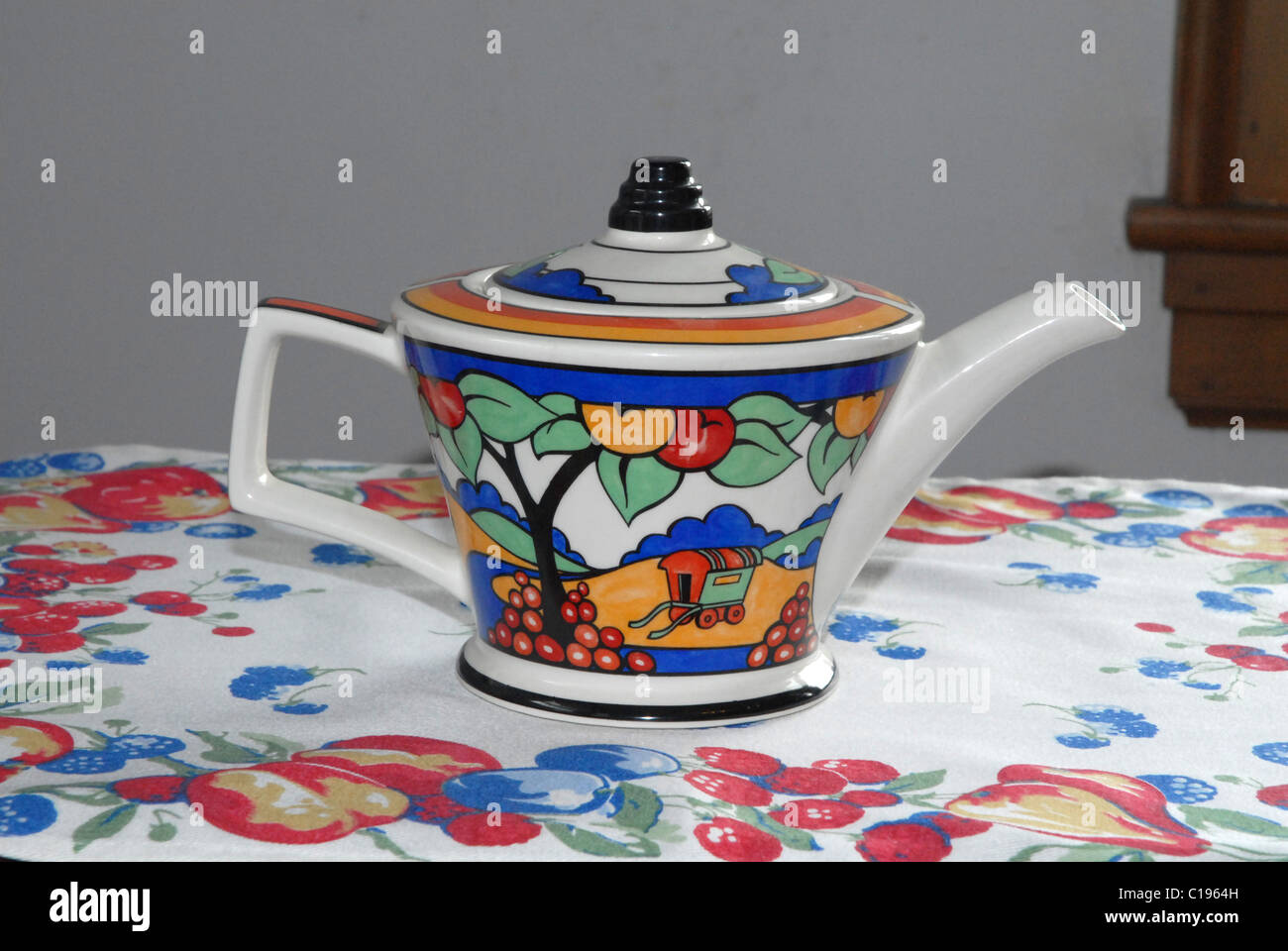 Vintage arts and crafts hi-res stock photography and images - Alamy