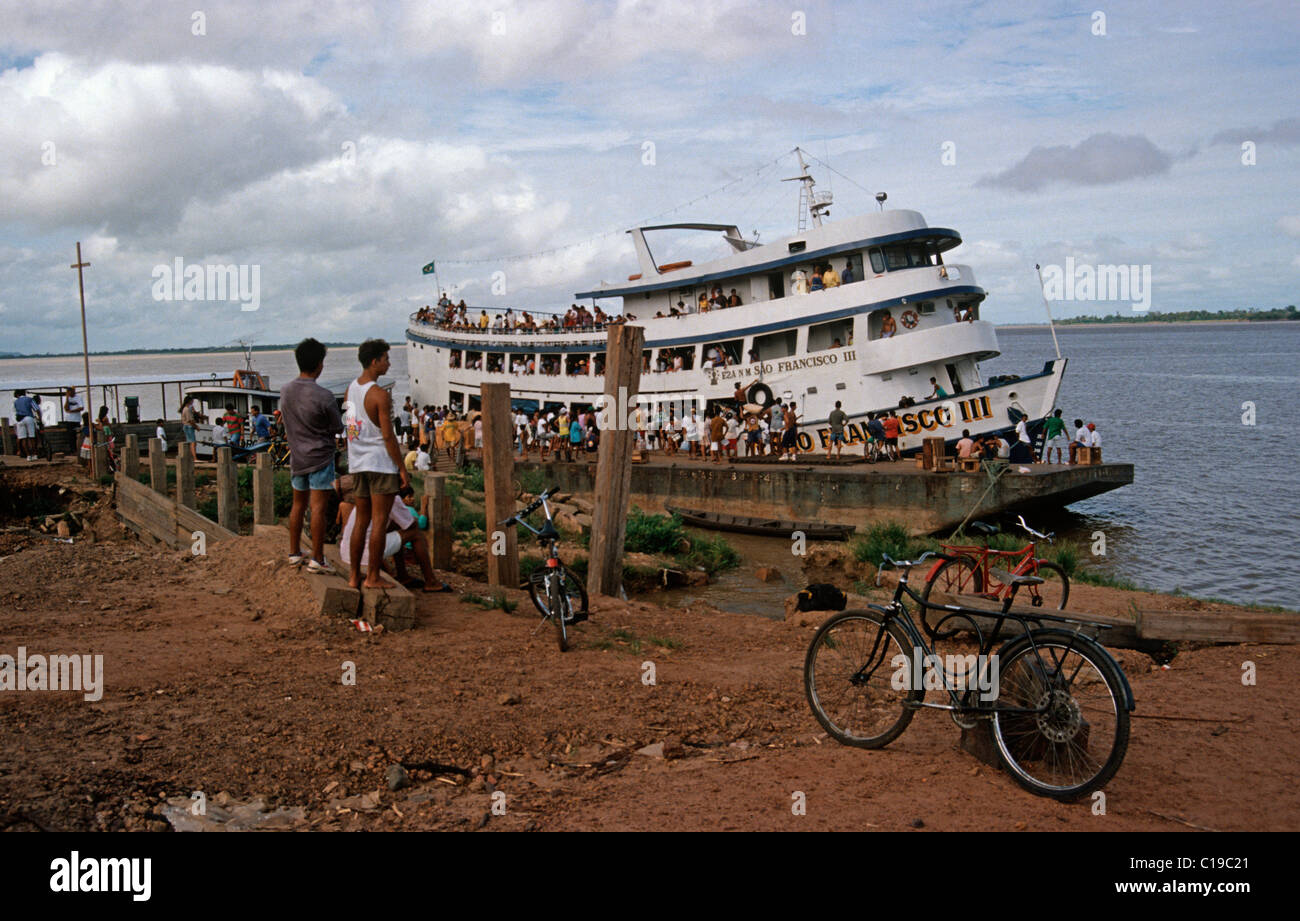 Brazil manaus river boat hires stock photography and images Alamy