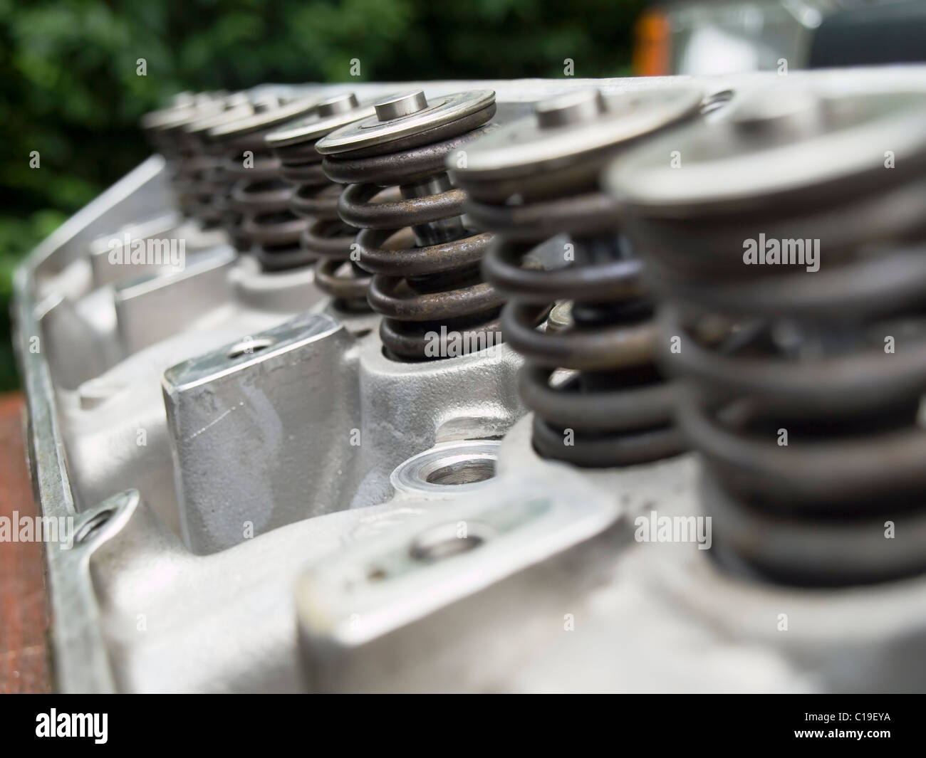 Valve spring hi-res stock photography and images - Alamy