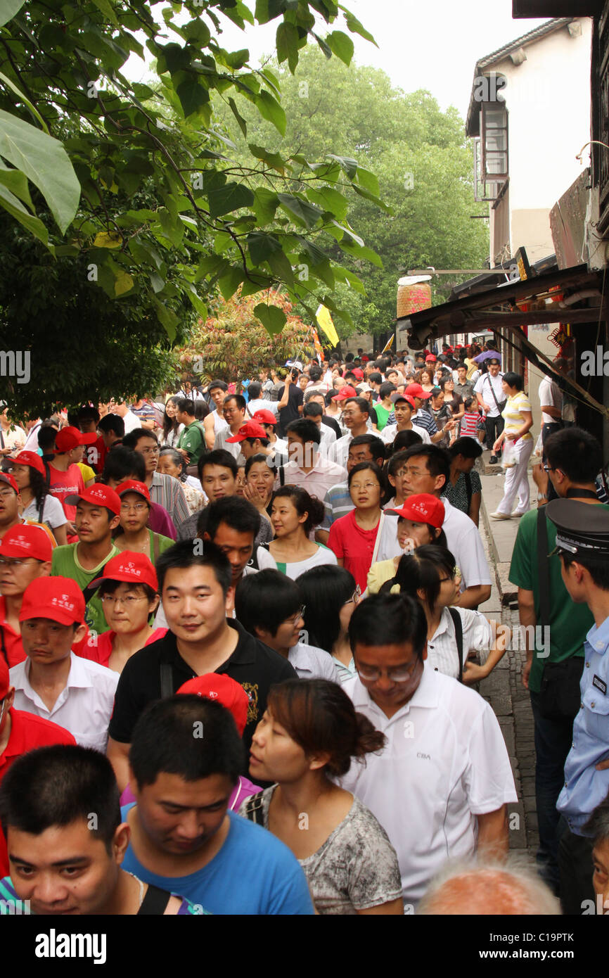 Crowded street city faces hi-res stock photography and images - Alamy