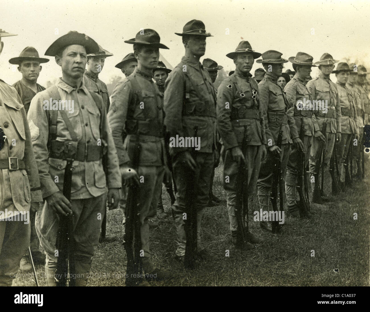 Cavalrymen standing in formation during 1910s military army uniforms Americana Stock Photo