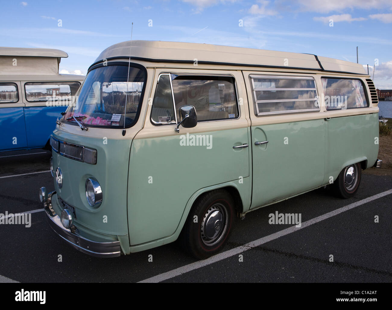 Vintage vans hi-res stock photography and images - Alamy