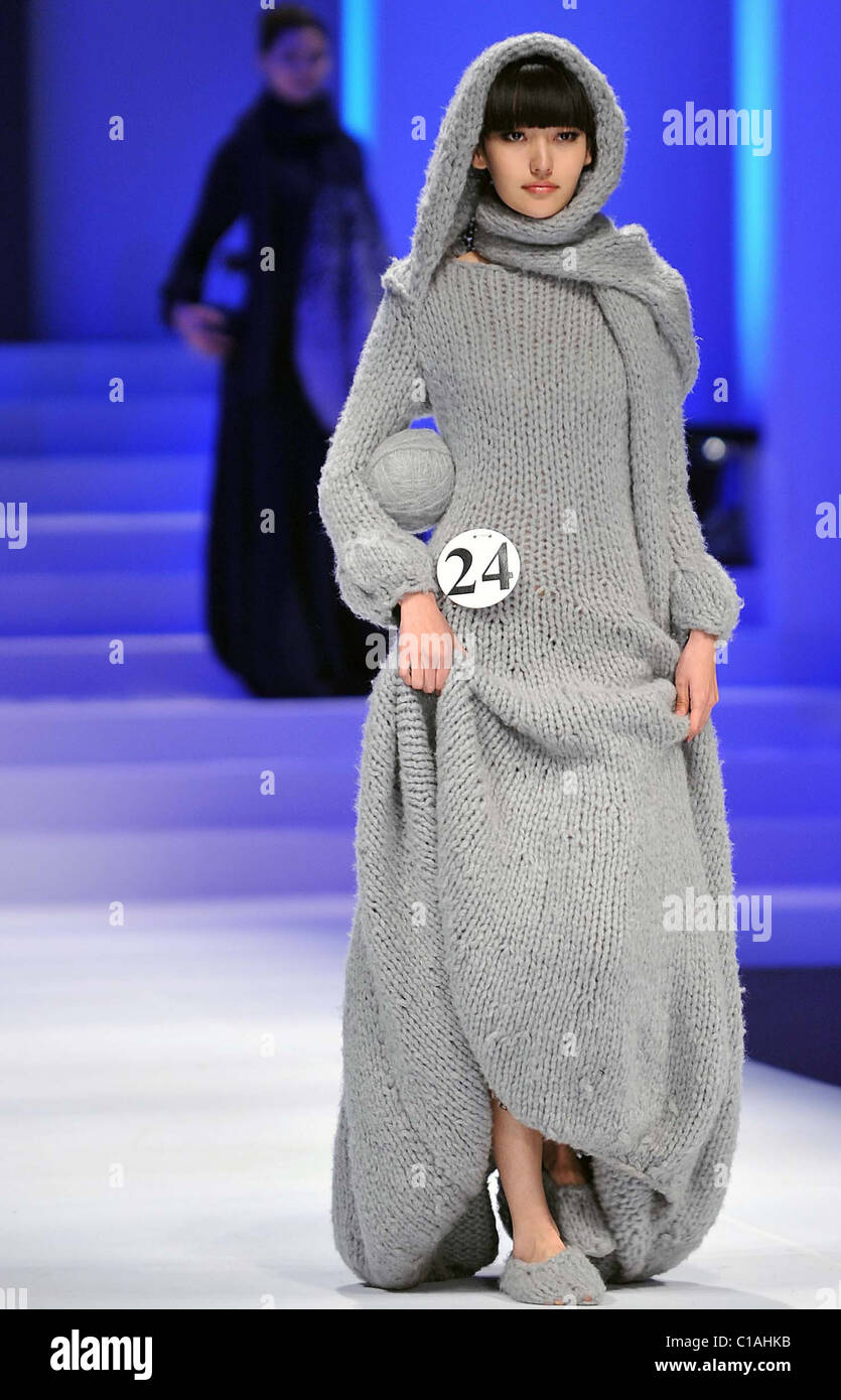 Model chinese international fashion week hi-res stock photography and  images - Alamy
