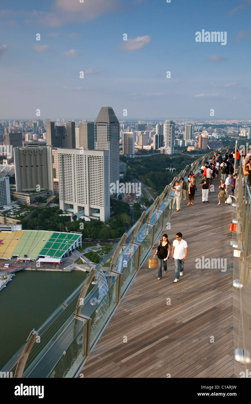 Observation deck of the Marina Bay Sands SkyPark. Marina Bay, Singapore Stock Photo