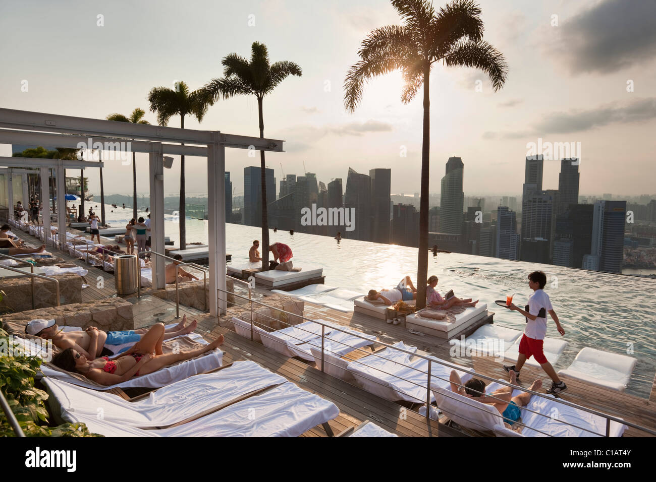Swimming pool at the Marina Bay Sands SkyPark.  Marina Bay, Singapore Stock Photo