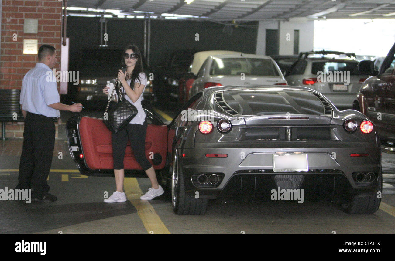 Kim Kardashian Parks Her New Ferrari On Bedford Drive Los Angeles