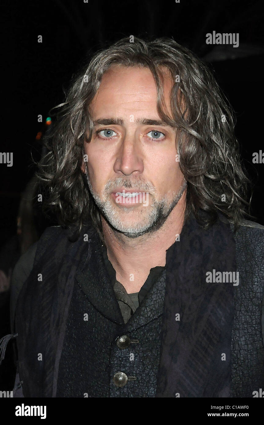 Nicolas Cage On The Set Of The Sorcerer S Apprentice New York
