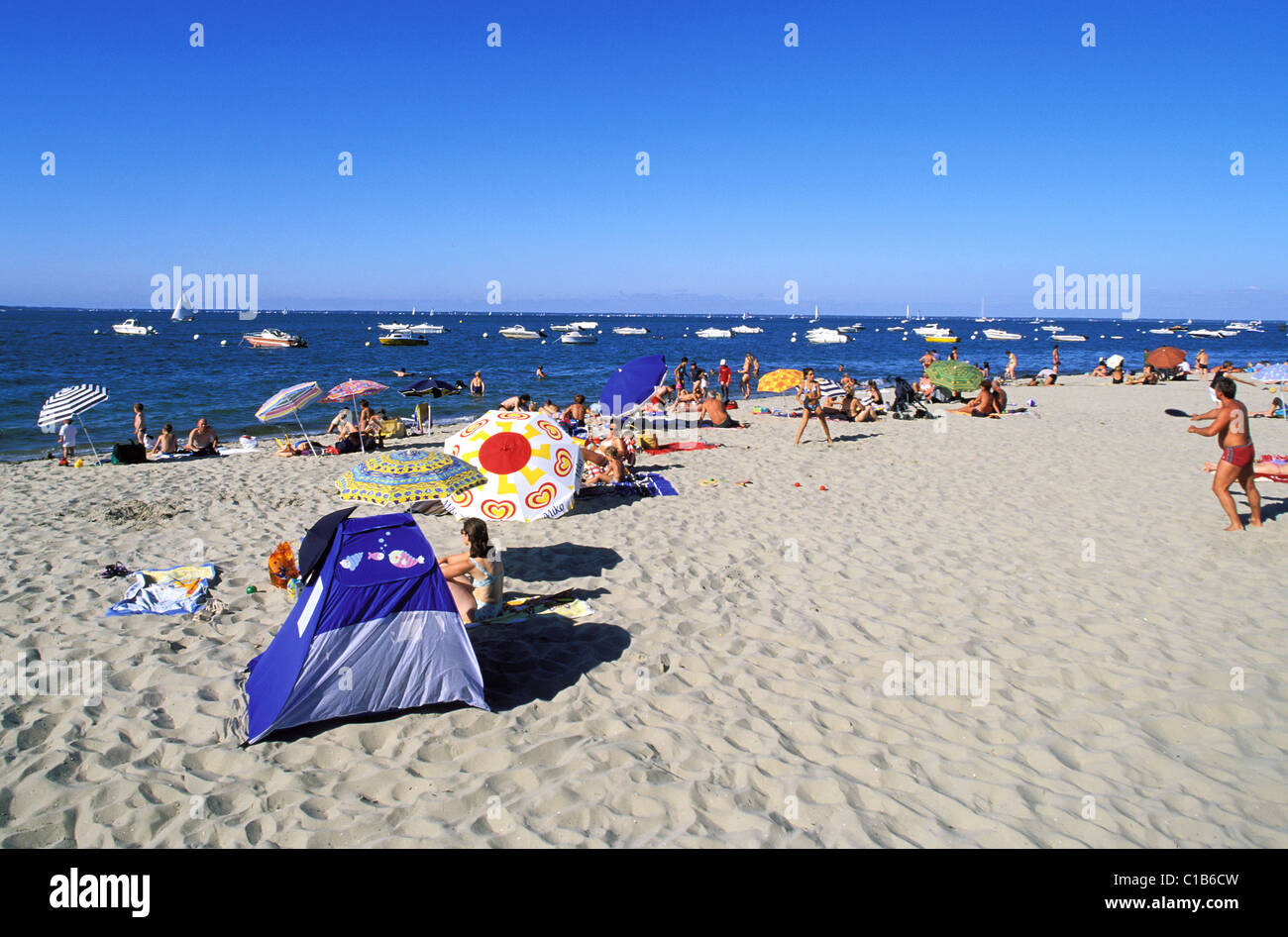 France Gironde Arcachon Beach Stock Photo Alamy france-gironde-arcachon-beach-stock-photo-alamy