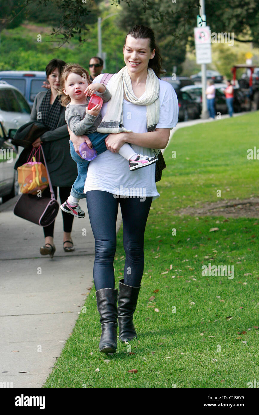 Milla Jovovich enjoying a day out with her daughter Ever Gabo Anderson at  Coldwater Canyon Park. Los Angeles, California, USA Stock Photo - Alamy