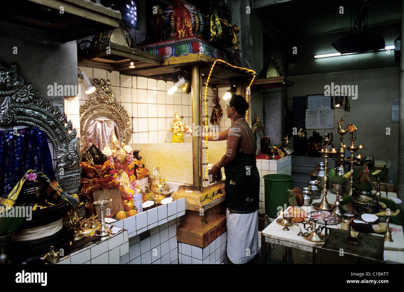 France, Paris, ritual ceremony in an Indian shrine Stock Photo