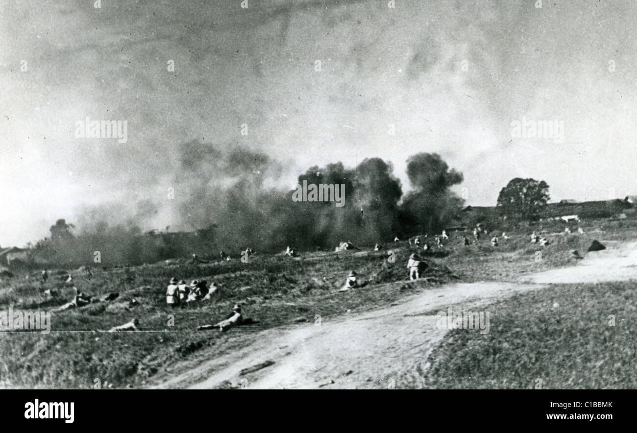 SINO-JAPANESE WAR  Chinese Nationalist forces lay down fire during first Battle of Changsha in Sept/Oct 1939 Stock Photo