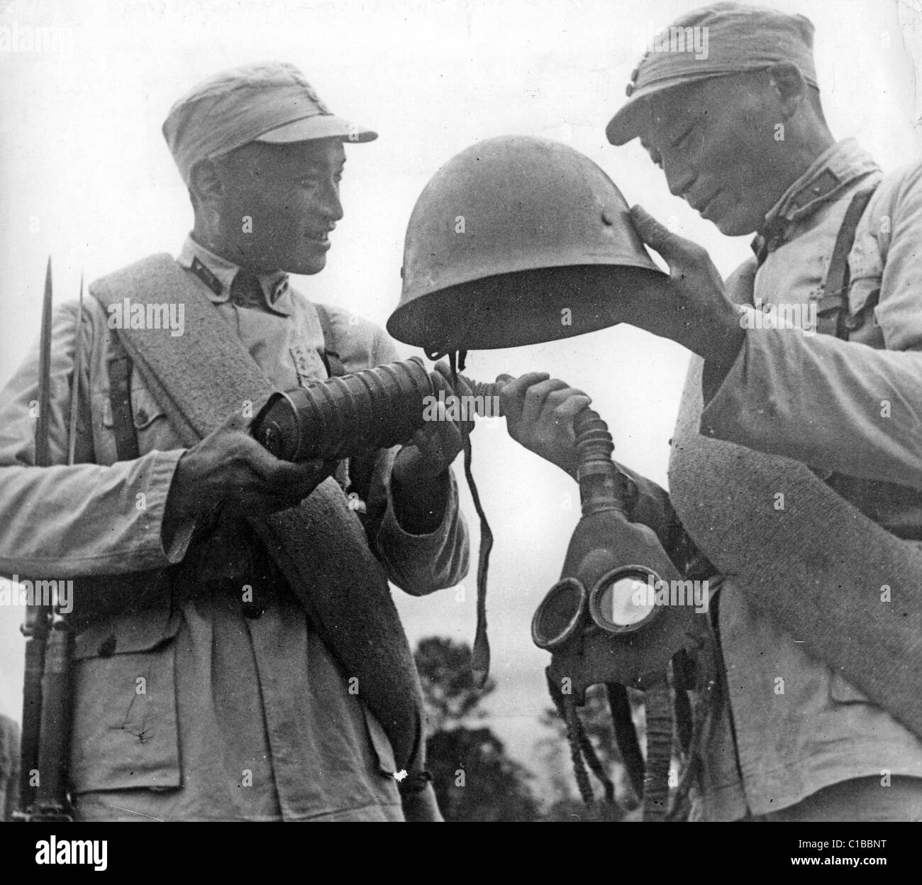 SINO-JAPANESE WAR  Chinese soldiers with Japanese equipment captured during first battle for Changsha in Sep/Oct 1939 Stock Photo