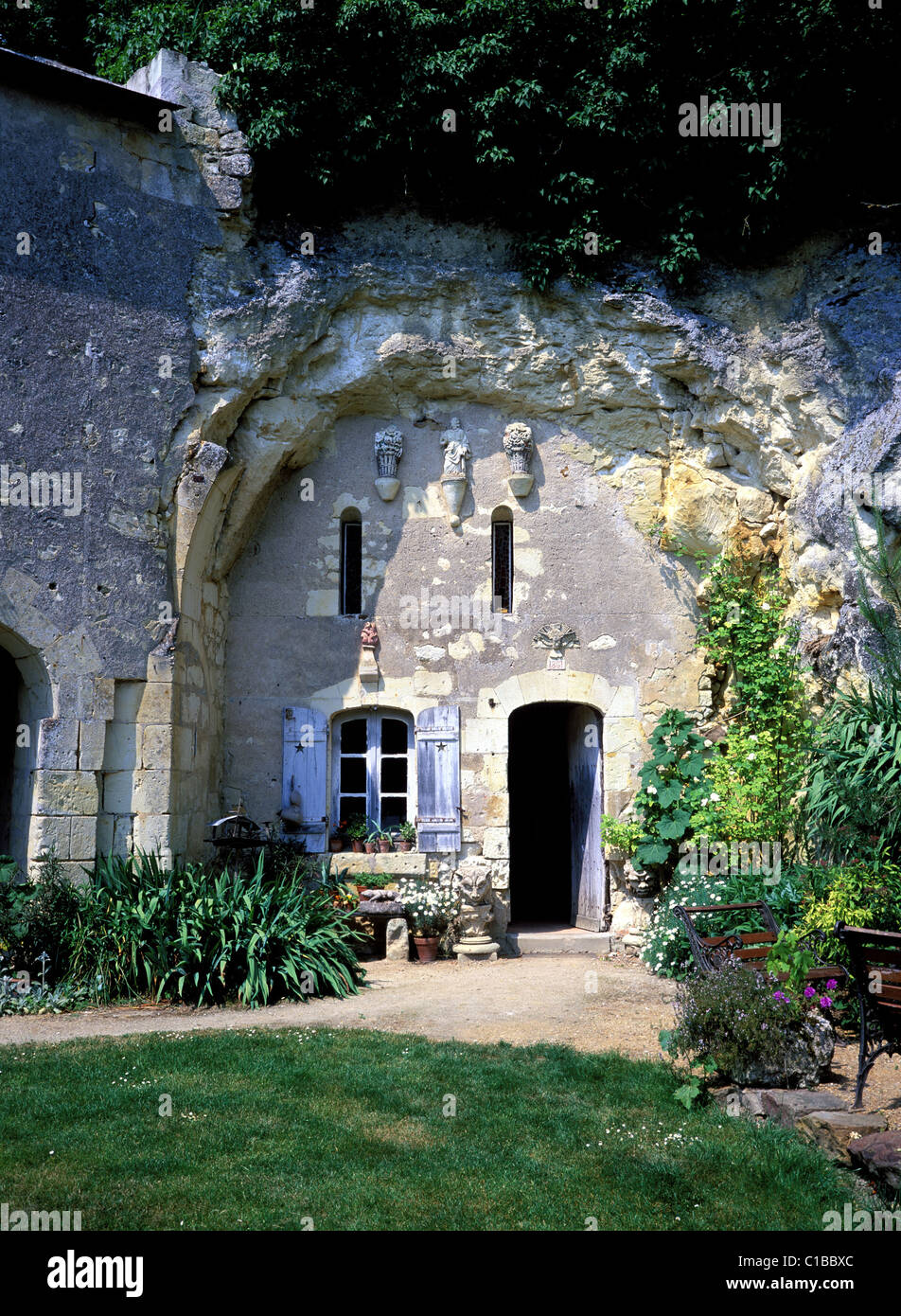 France, Indre et Loire, Coutures, frontage of the troglodyte house of the  artist Richard Rak Stock Photo - Alamy