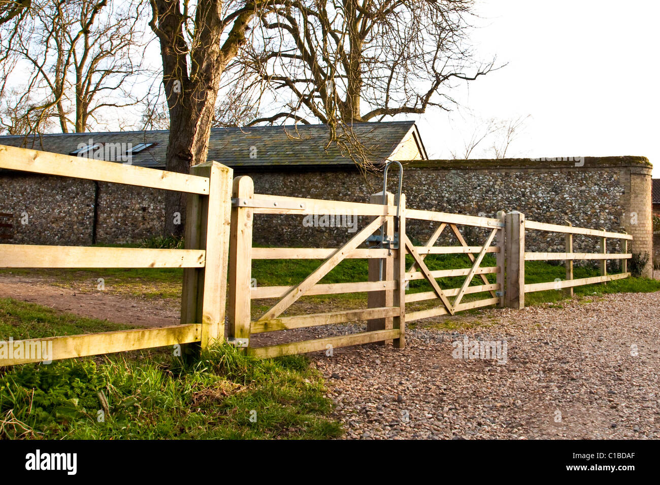 Wooden gate and fence Stock Photo - Alamy