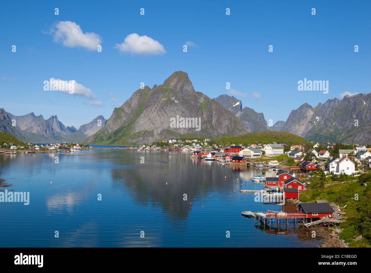 The picturesque fishing village of Reine, Moskenesoy, Lofoten, Nordland, Norway Stock Photo