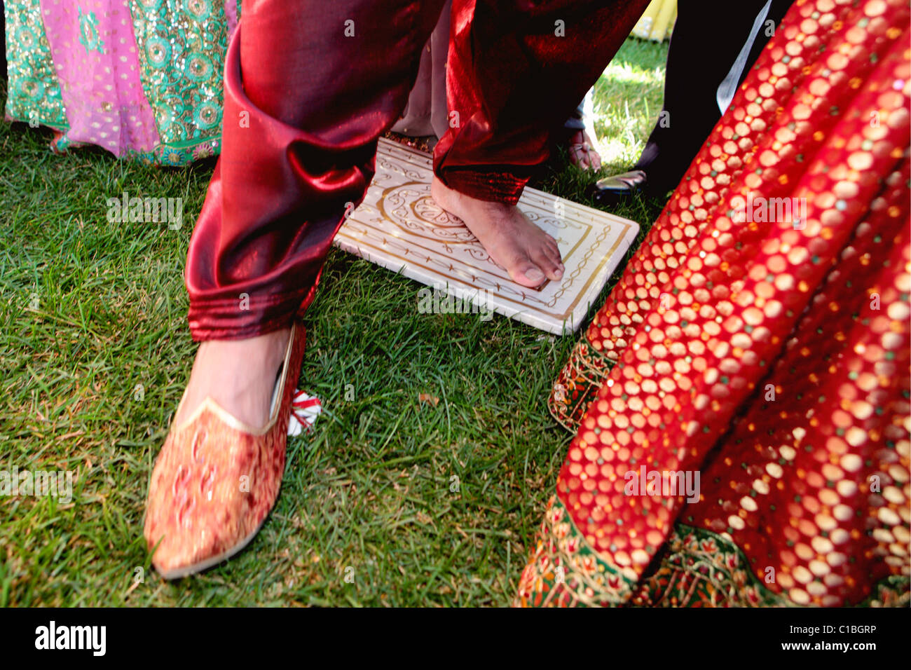 indian-wedding-ceremony-hindu-traditional-weddings-tradition-india