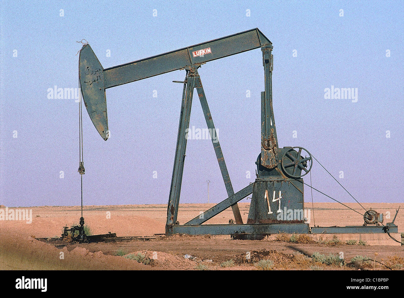 Oil well close to iraqui border hi-res stock photography and images - Alamy