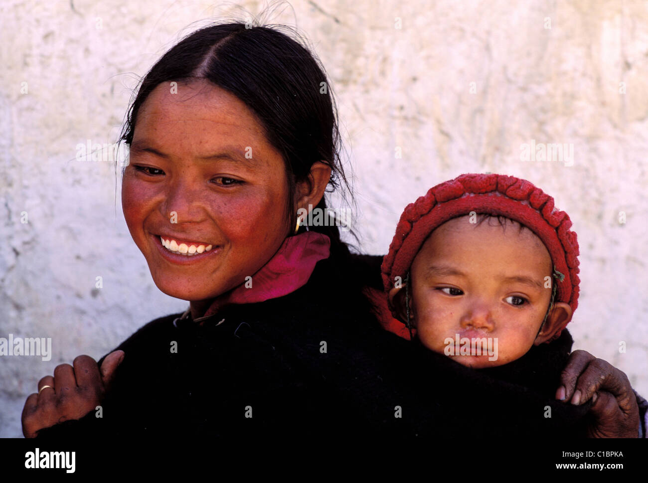 Nepal West Mustang Kingdom Lo Manthang City Portrait Of A Woman With Her Child Stock Photo Alamy