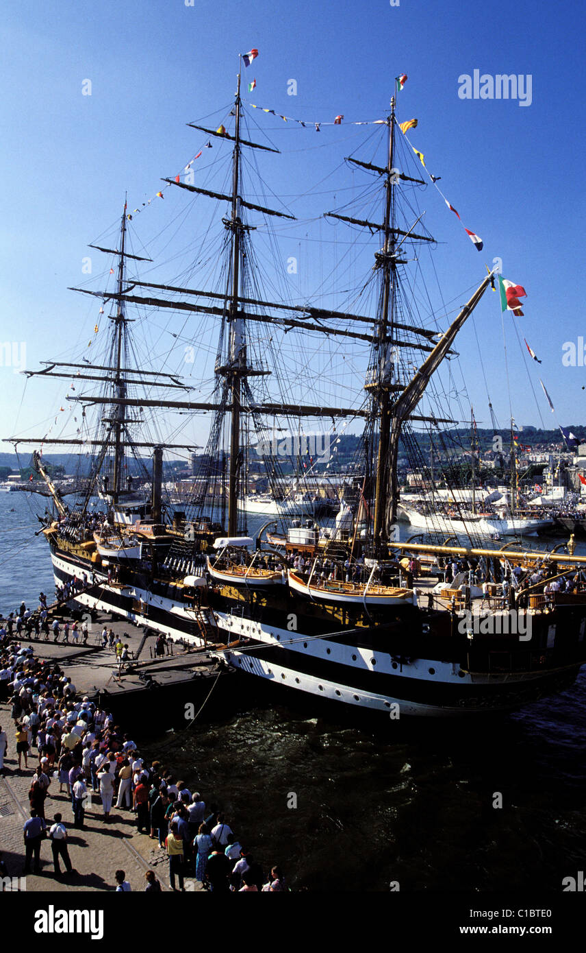 France Seine Maritime Rouen Meeting Of The Greatest Most Beautiful Sailing Ships For The Old Sailing Ships Festivities Stock Photo Alamy
