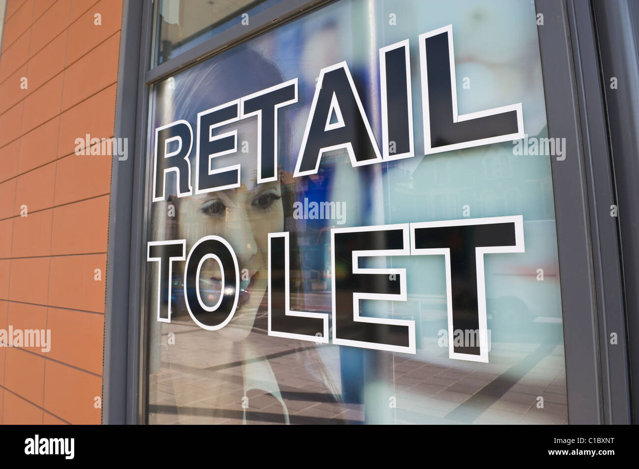 RETAIL TO LET shop unit in Cardiff South Wales UK Stock Photo