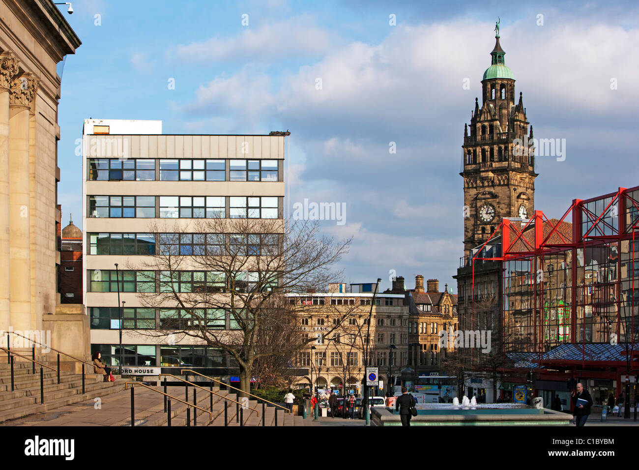 Sheffield Town Hall, City Hall and Barkers Pool Stock Photo Alamy